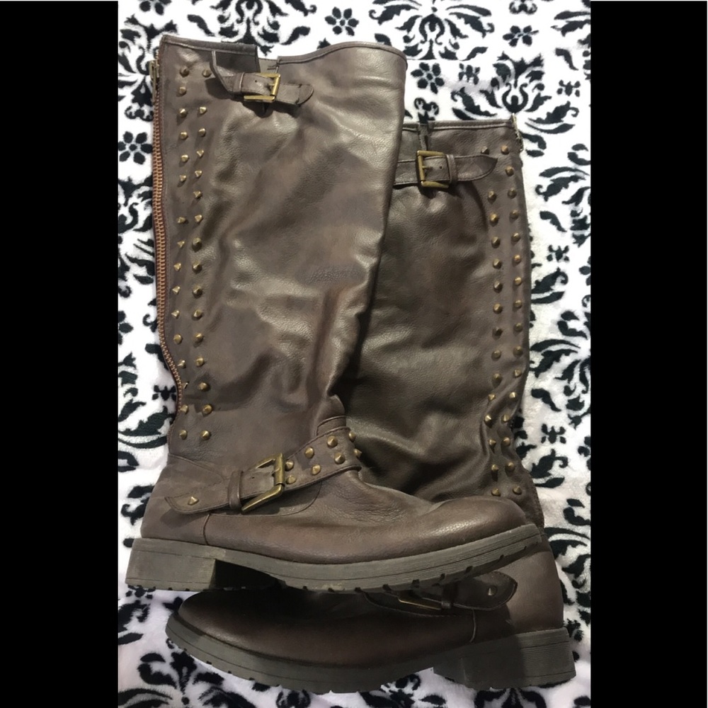 Brown flat high boots